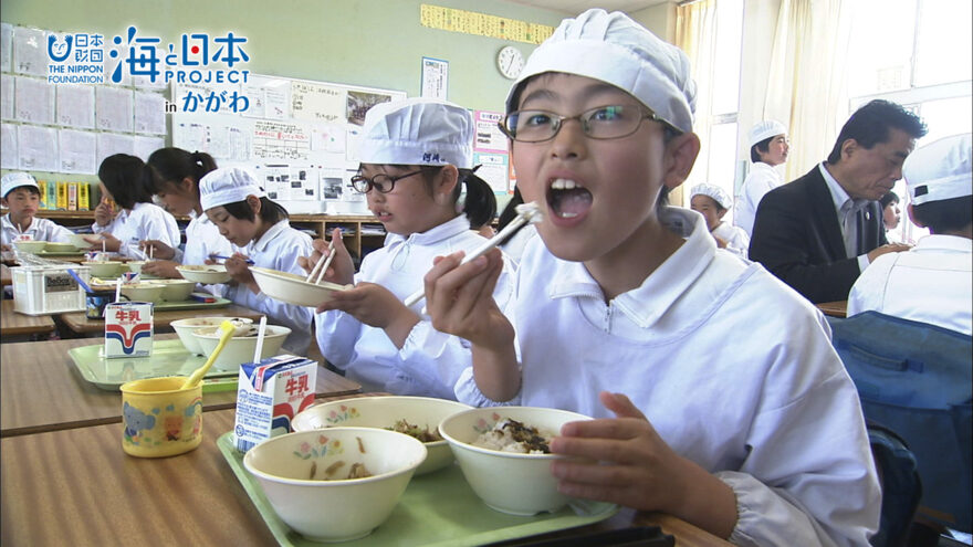 サワラを学校給食にプレゼント