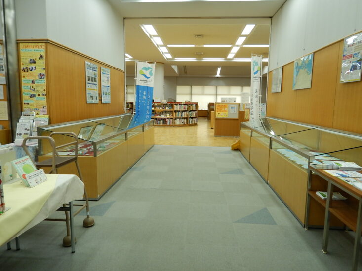 この夏は海へ行こう！@香川県立図書館