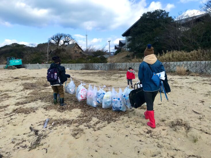 ものすごーく、さむーい🥶中のsoicceriaビーチクリーン　＠沙弥島海岸