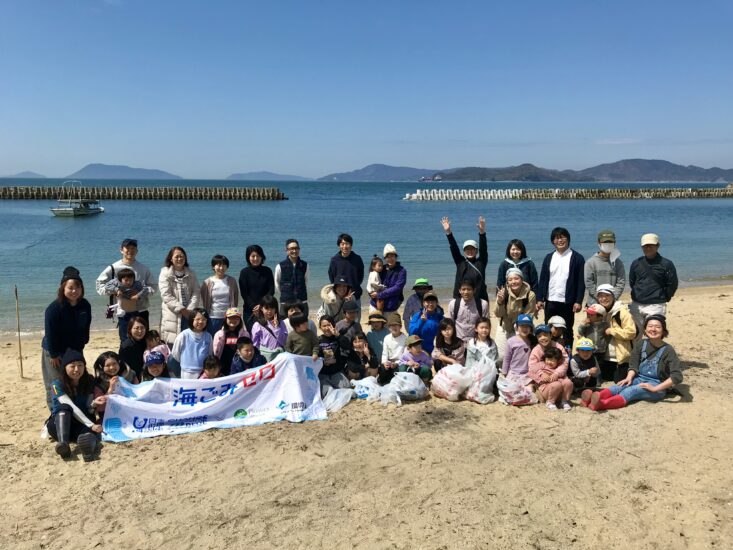 春らしさ満開のsoicceriaビーチクリーン　＠沙弥島海水浴場